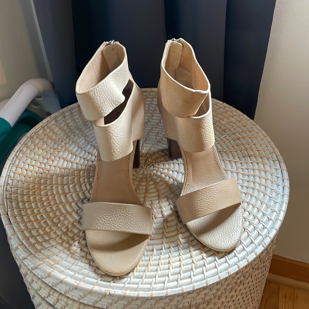 Splendid sandals